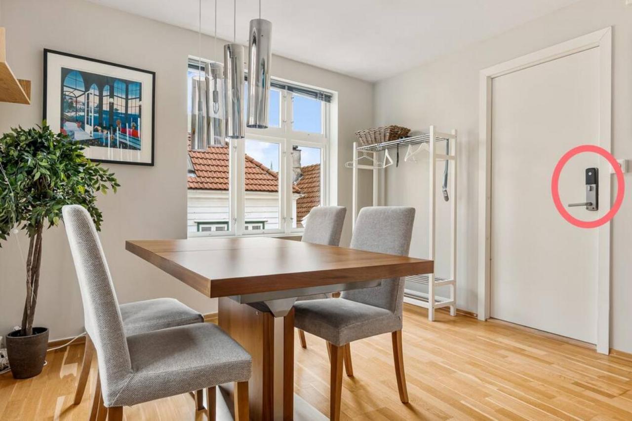 Dinbnb Apartments I Historical Two-Floor Apartment With Rooftop Panorama I 1645 Heritage Bergen Exterior foto