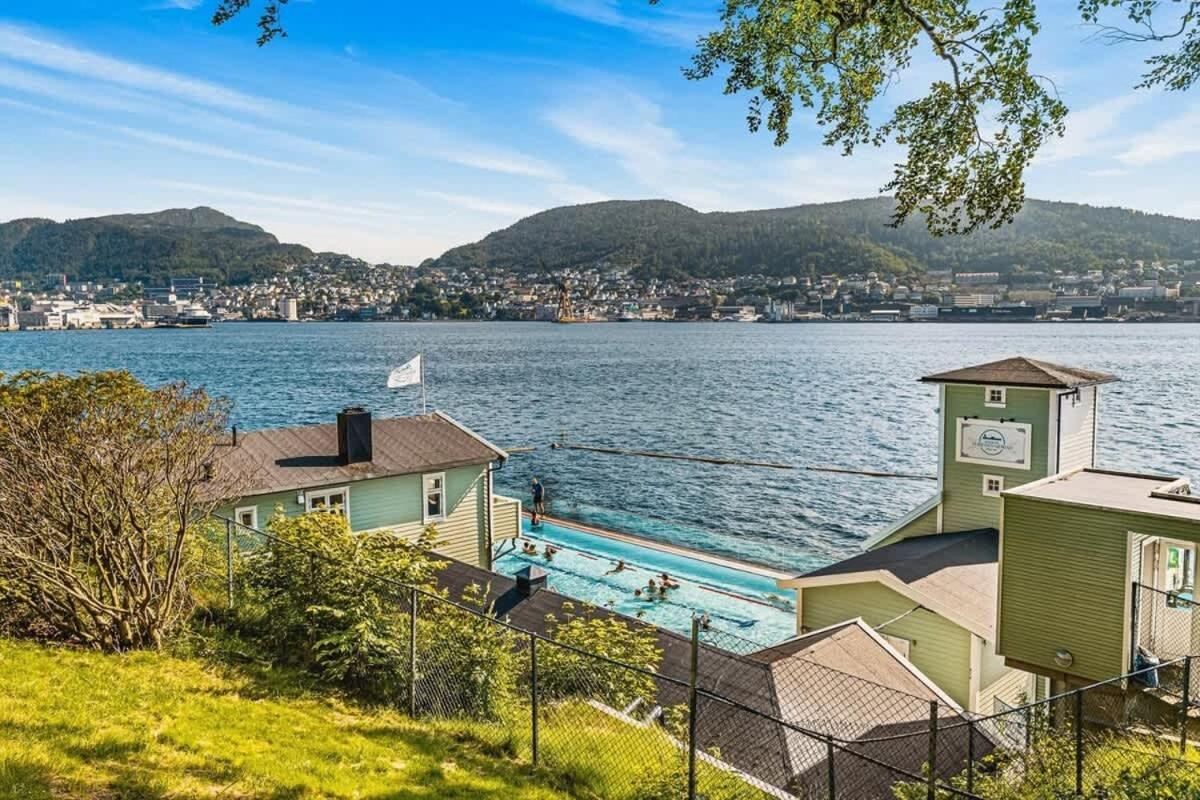 Dinbnb Apartments I Historical Two-Floor Apartment With Rooftop Panorama I 1645 Heritage Bergen Exterior foto